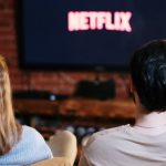 10 Film Netflix Dan Santai Terbaik Untuk Ditonton Pasangan Di Malam Kencan
