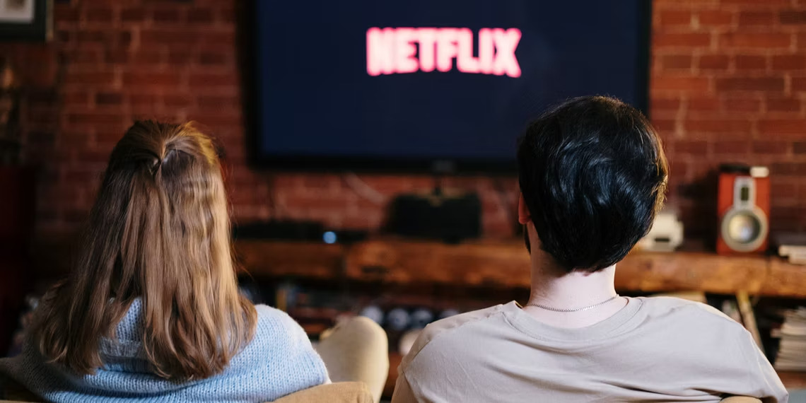 10 Film Netflix Dan Santai Terbaik Untuk Ditonton Pasangan Di Malam Kencan